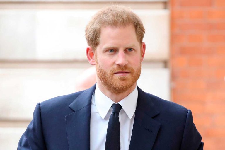 El príncipe Harry viaja a Londres para ver a su padre Carlos III tras ser diagnosticado de cáncer