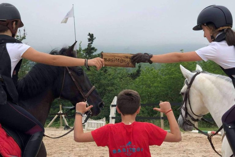 Realizar el examen de Galopes es posible en el Club Hípico Basitegi
