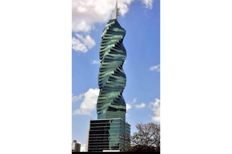 Cómo es el servicio swift internacional de Union Credit and Guarantee