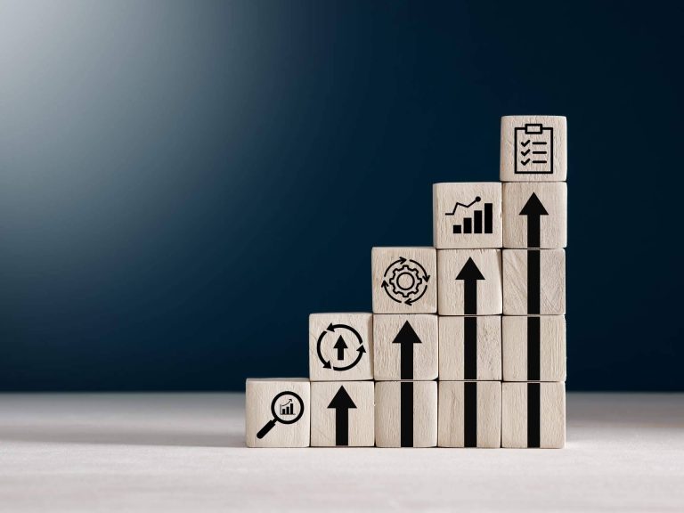 Monica Puccini, de Frutovit, presenta el proyecto para promover la sostenibilidad de la atención individual y la eficacia organizacional