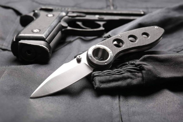 Tienda Shoke ofrece navajas tácticas y multiherramientas en su catálogo