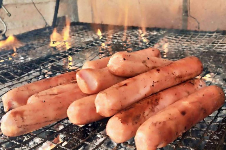 D´Carnilsa elabora una salchicha ranchera colombiana que enamora a comensales de España y Europa