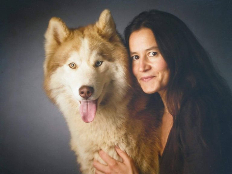 Pina Ferreiro explica que hay formas de ayudar que están ahí, con su nueva obra, ‘Una Misión Mágica’