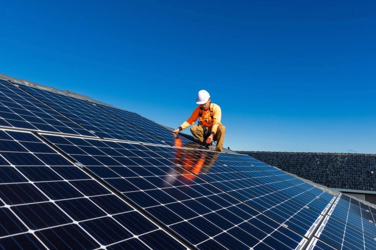 Grupo Jalcris Renovables ofrece instalaciones fotovoltaicas con 0 € de inversión