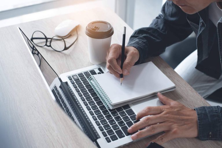 ¿Cómo llevar una franquicia rentable online desde casa? Devuelving