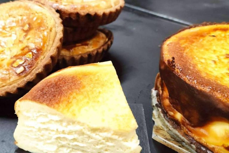 Para todas las personas que visitan San Sebastián, el Pastel Vasco y la tarta de queso de Pastelería Oiartzun son un imprescindible