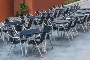 Mobiliario de hostelería para inaugurar la temporada de terraza