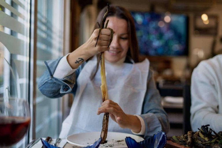 Disfrutar con amigos y familiares en Pasa Tapas con sus menús de calçotada