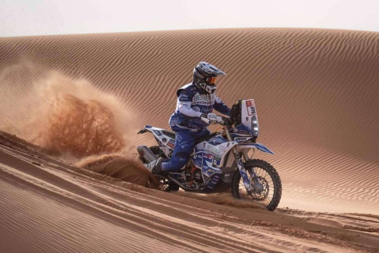 ADHESIVOSEMBARRADOS ofrece sus servicios en el Dakar 2024