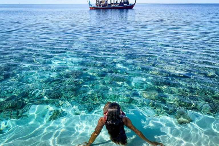 Drop Dive Maldives ofrece la posibilidad de disfrutar de la isla de buceo Rasdhoo