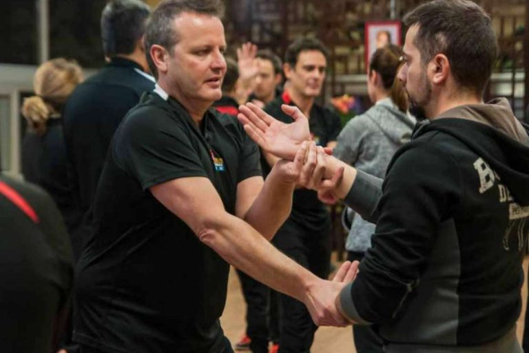 Practicar Kung Fu en el centro Moy Yat Ving Tsun Martial Intelligence; el arte de vivir