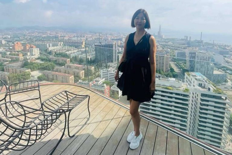 Las dificultades que se encuentran los extranjeros al comprar en Barcelona