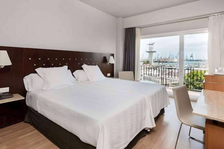 Encontrar establecimientos de hostelería en Plaza del Mar en el Grao de Castellón