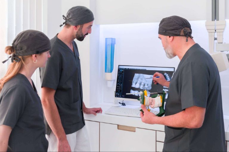 Implantología dental con los especialistas de Clínica Erwindental