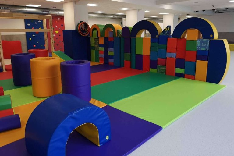 Adquirir equipamientos Tamdem para salas de terapia y psicomotricidad infantil