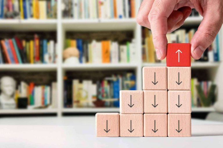 Desafiando las barreras invisibles; explorando las resistencias psicológicas en el camino de la transformación personal