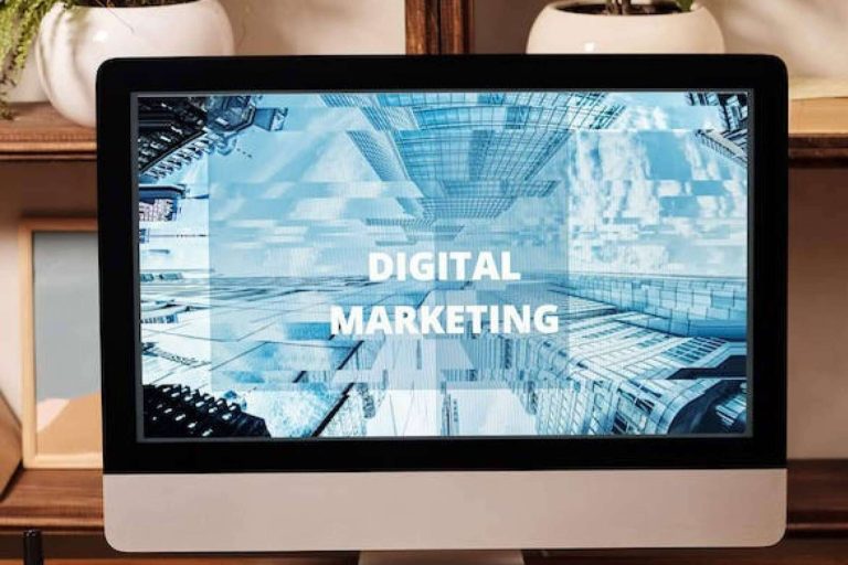 Amaze sobre la importancia del marketing y la publicidad para destacar entre la competencia