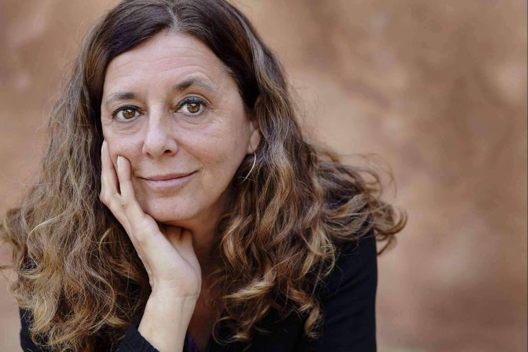 María J. Adelantado escribe una utopía que transcurre en el futuro próximo, transportando al lector a un mundo amable en su obra 'Sonata telúrica en la mayor'