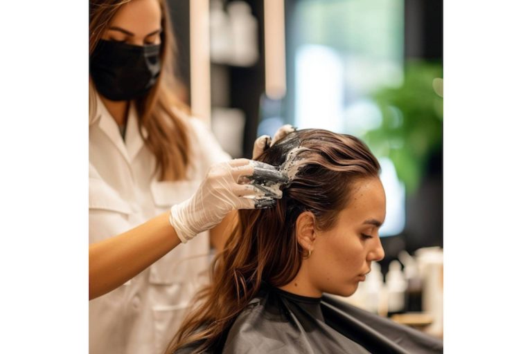 Teñir el pelo con barros, de la mano de Fermín Peluqueros