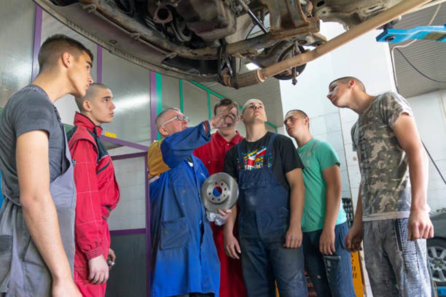 Estabilidad financiera gracias a este título de FP