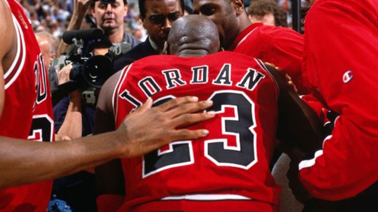 Los entresijos del legendario de 'flu game' de Michael Jordan: una de las mayores hazañas de la NBA y de la historia del deporte