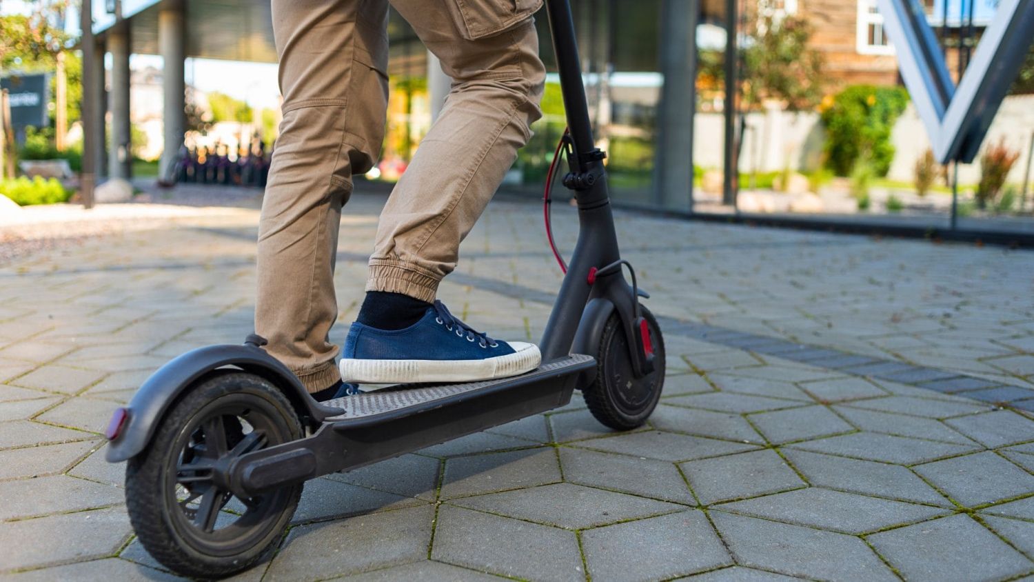 Despídete de tu patinete eléctrico para siempre: no podrás volver a utilizarlo a partir de esta fecha si no cumples requisitos