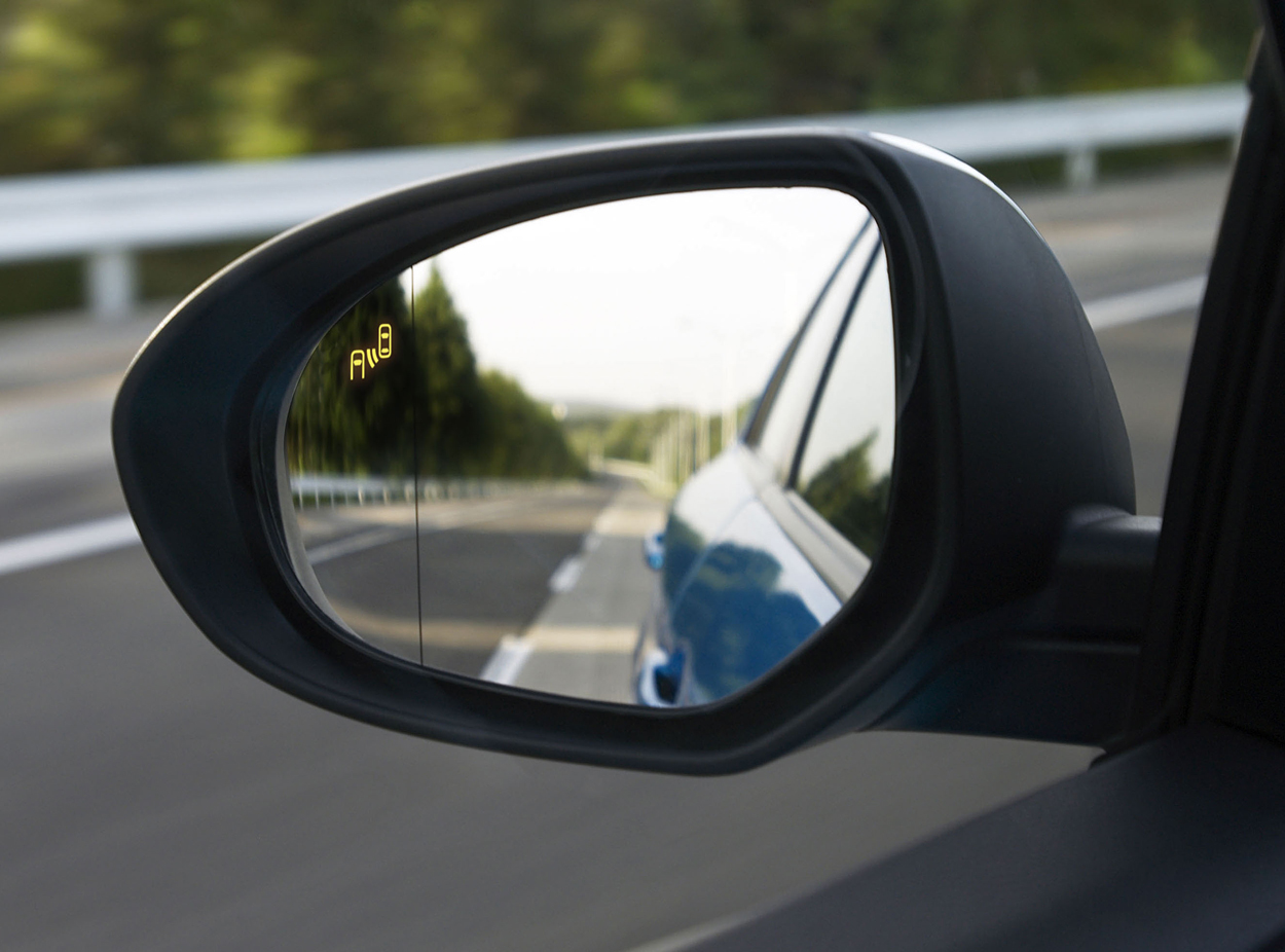 ¿Se empañan los retrovisores de tu coche? Esta solución es tu salvavidas 2 CONSIDERACIONES Y MANTENIMIENTO: MÁXIMO RENDIMIENTO