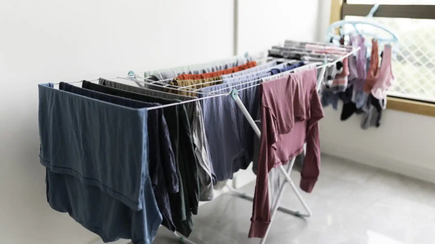 7 trucos para secar la ropa en casa en días de lluvia 4 OPTIMIZACIÓN DEL ESPACIO