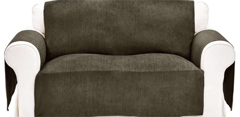 Tendencia sofás 2026: adiós al beige y gris, llegan los colores que marcarán tu salón