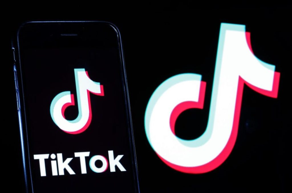 TikTok fin videos Universal Billie Eilish