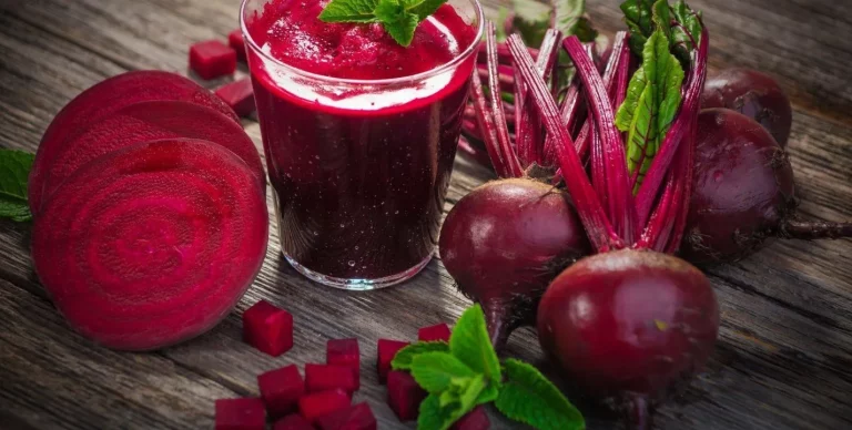 4 recetas con remolacha que no son ensalada: borscht fácil, hummus, asada y bizcocho