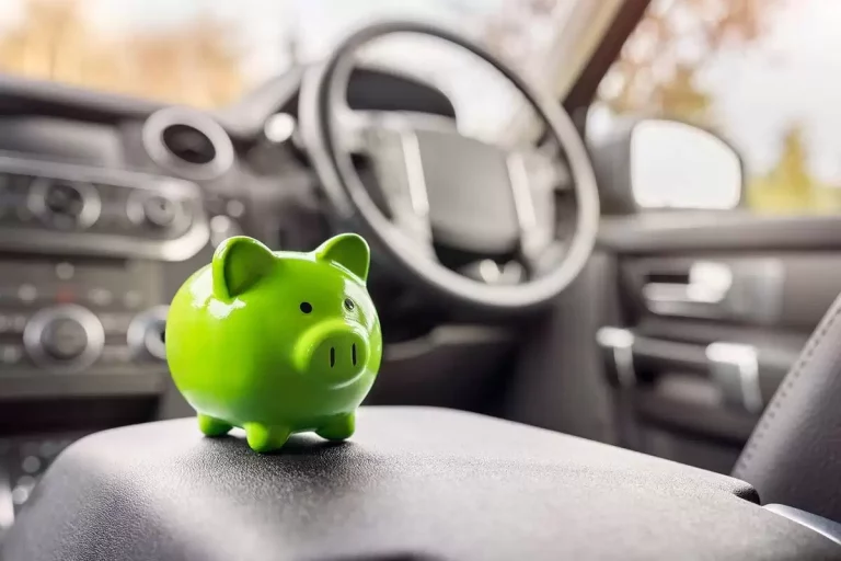 Los trucos de la DGT para ahorrar gasolina y combustible