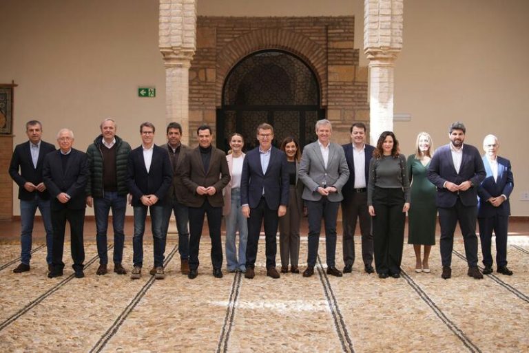 Azcón reclama inversión hidráulica en Aragón y descarta el trasvase del Ebro