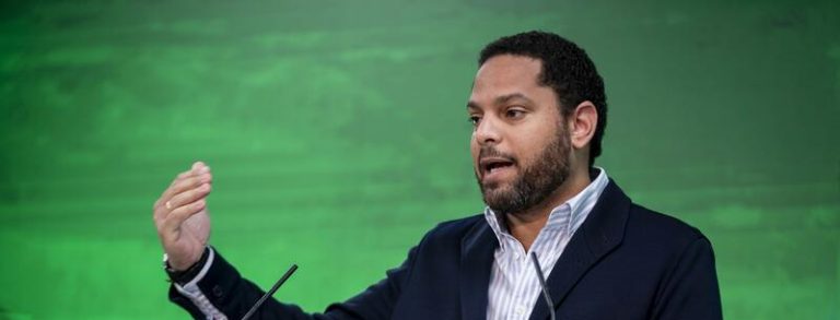 Vox acusa a Pedro Sánchez de financiar regadíos en Marruecos que utilizan aguas 