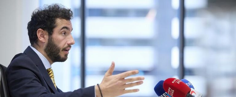 Xaime da Pena vuelve como portavoz de la Plataforma 6F para anunciar una 