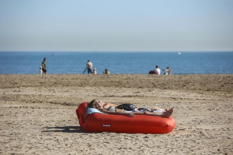 Las temperaturas aumentan en el litoral mediterráneo, con máximas de 25ºC en Málaga y Valencia