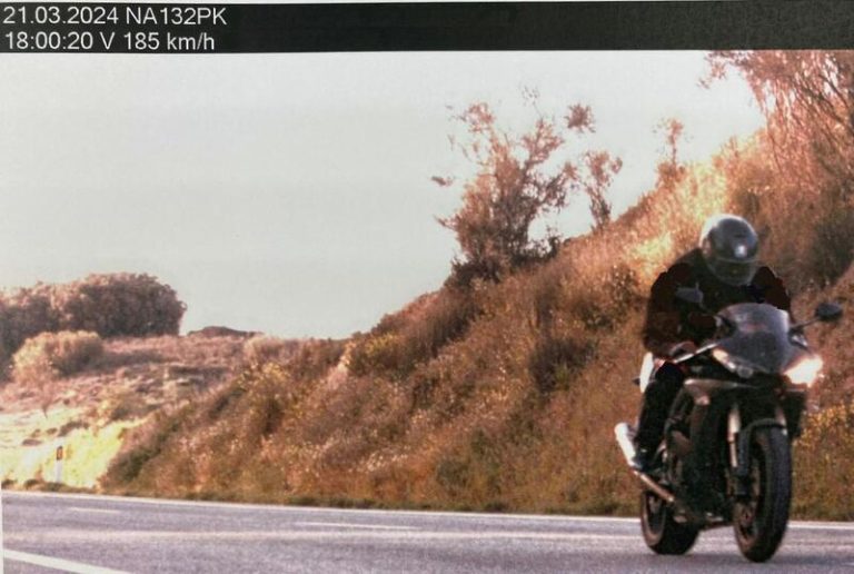 Un motorista es interceptado circulando a 185 km/h por Larraga (Navarra)