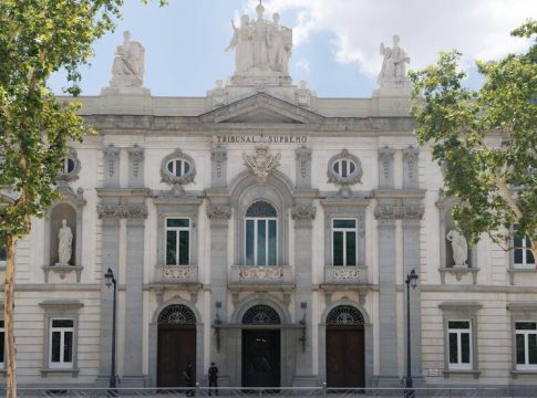 El Tribunal Supremo fija que un cuchillo es siempre peligroso y no hace falta valorar sus características para condenar por un robo El Tribunal Supremo fija que un cuchillo es siempre peligroso y no hace falta valorar sus características para condenar por un robo