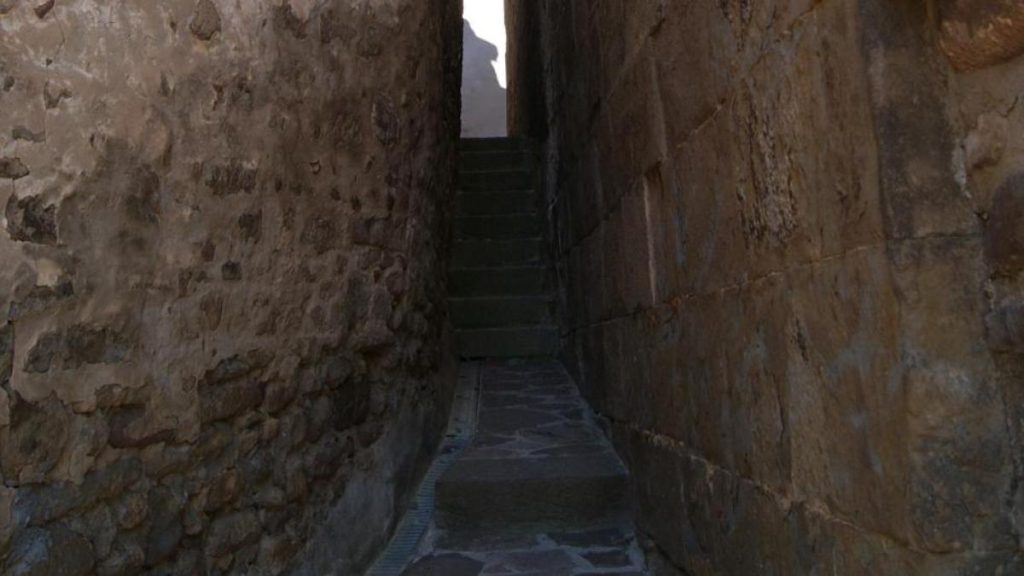 ¡No apta para claustrofóbicos! Descubre cuál es la calle más estrecha de España 1 Calle en Zaragoza.