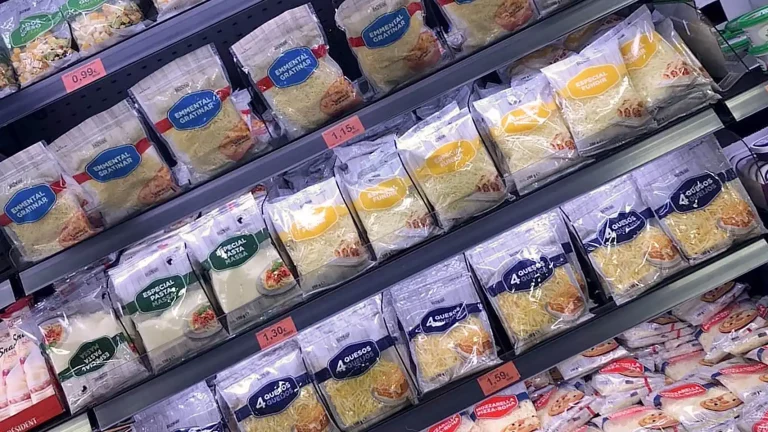 Un tiktoker experto en fitness recomienda este queso en lonchas saludable de Mercadona