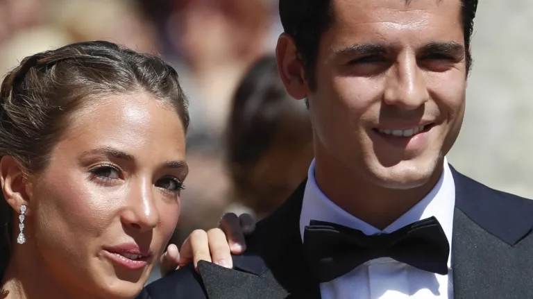 Alice Campello radiante junto a Morata en uno de los restaurantes de moda