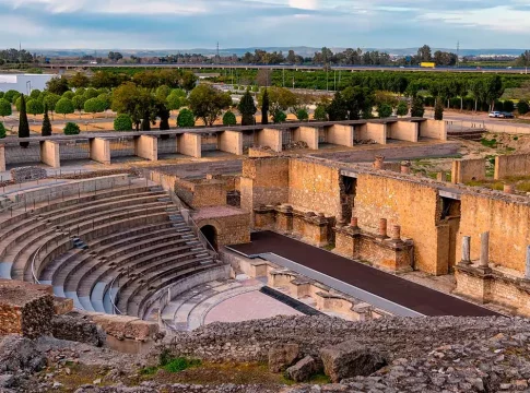 Anfiteatro-Italica Sevilla esconde el gigante de Roma: Descubre el anfiteatro espectacular fuera de Italia