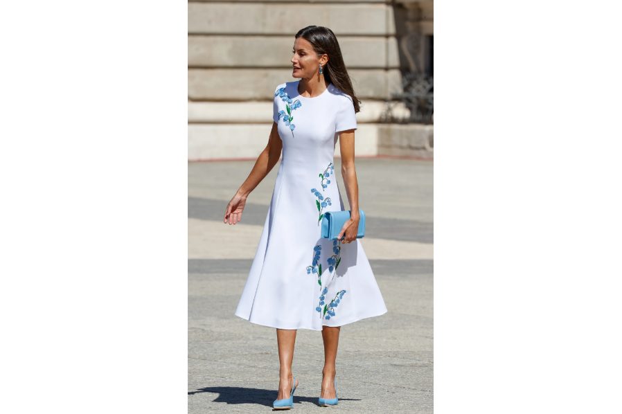 Arrasa con todo Pilar Eyre desvela lo que hace Letizia sin Felipe VI en secreto mes tras mes