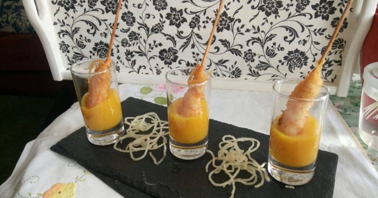 Brocheta crujiente de gambón con salsa de mango, receta fácil y rápida en Thermomix