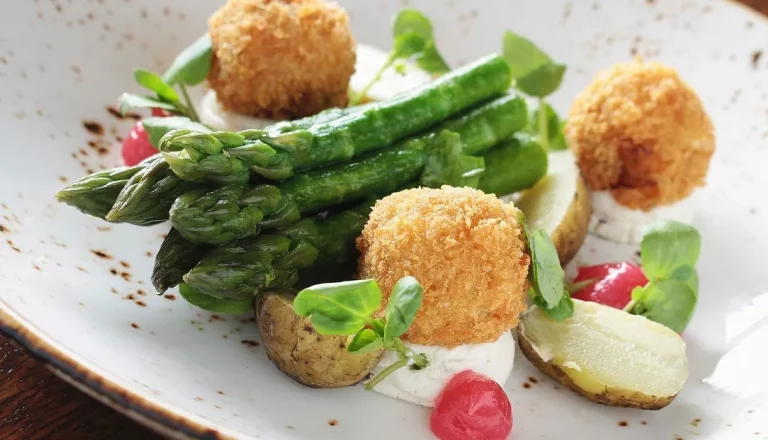 Croquetas de espárragos trigueros, receta de una delicia mucho más saludable