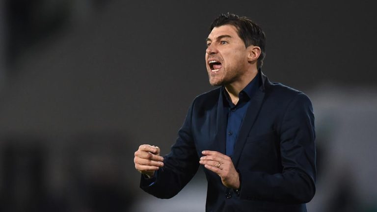 El Cacique Medina tiene las horas contadas en el Granada CF: hay sustituto