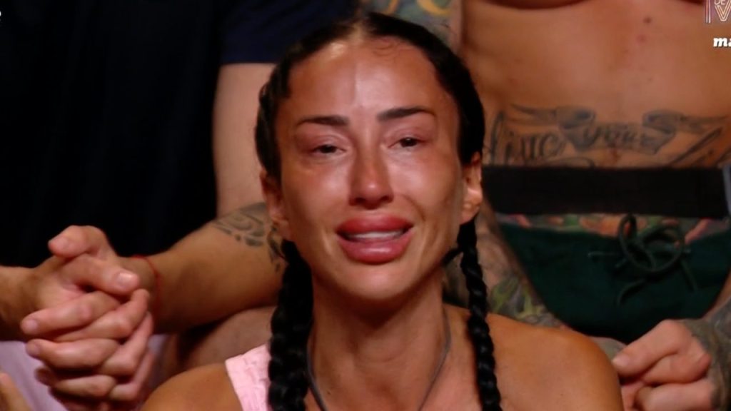 Aurah Ruiz, novia de Jesé, tiene un affaire en Supervivientes 84 El conflicto comienza