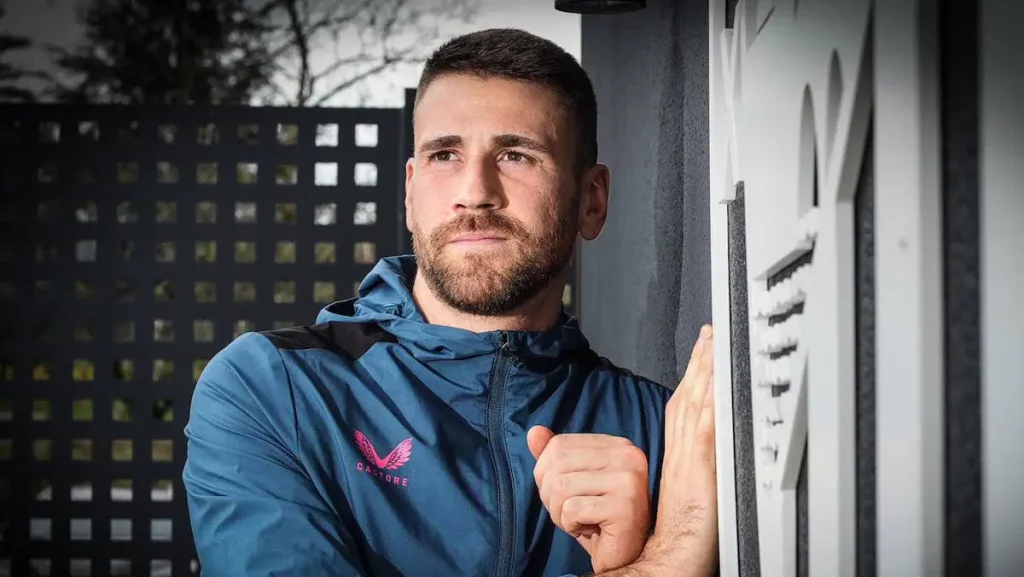 Unai Simón sube a los despachos del Athletic con oferta irrechazable 7 El dilema de Ernesto Valverde, ¿retener o vender al guardameta estrella?