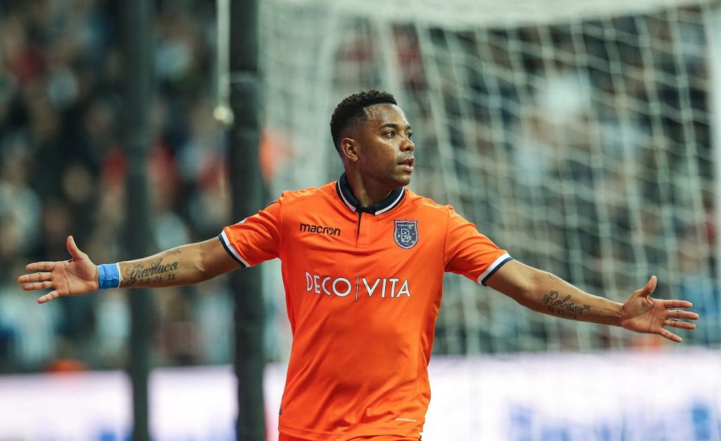 De estrella del Real Madrid a encadenar polémicas: esta es la última que ha liado el futbolista brasileño Robinho 26 El espejo de los jóvenes jugadores