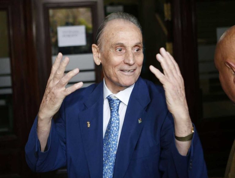 Fallece Manuel Ruiz de Lopera, expresidente del Real Betis y exponente del fútbol español de los 90